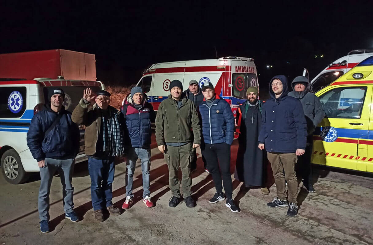 ambulances handed over to medics from Ukrainey
