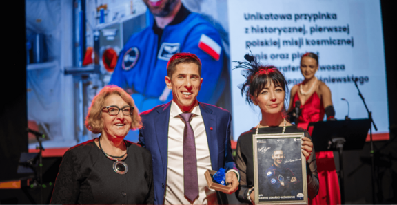 Prezes Fundacji JohnnyBros Julian Pawlukiewicz oraz Henryka Krzywonos-Strycharska